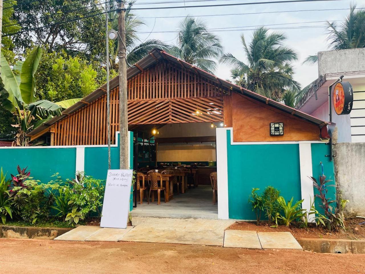 Alass Ga For Pets Lovers Trincomalee Exterior photo